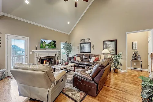 6040 Sanmar Dr Photo 1