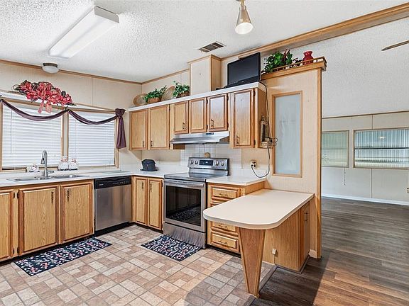 4th image of 410 DOLPHIN DRIVE S