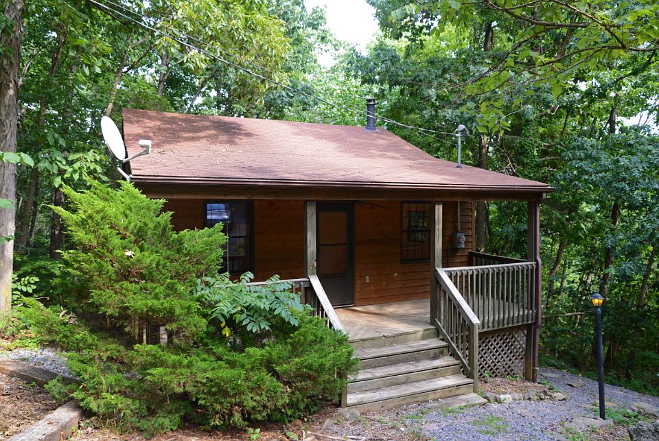 1st image of 880 Rocky Acres Ln