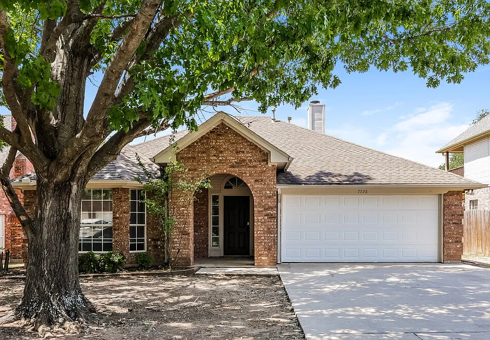 7728 Blossom Dr
