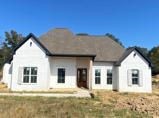 100 Harbor Lndg, Madison, MS 39110