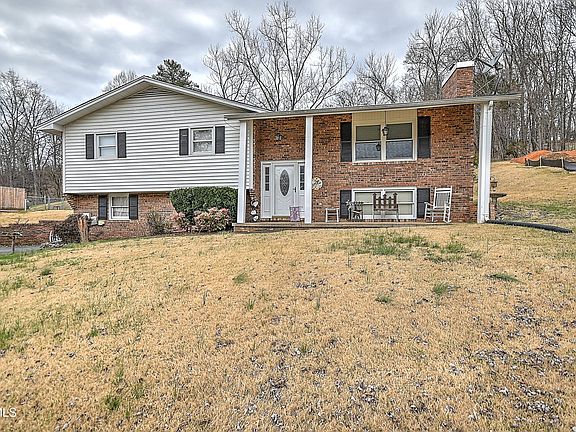 3rd image of 207 Herron Dr