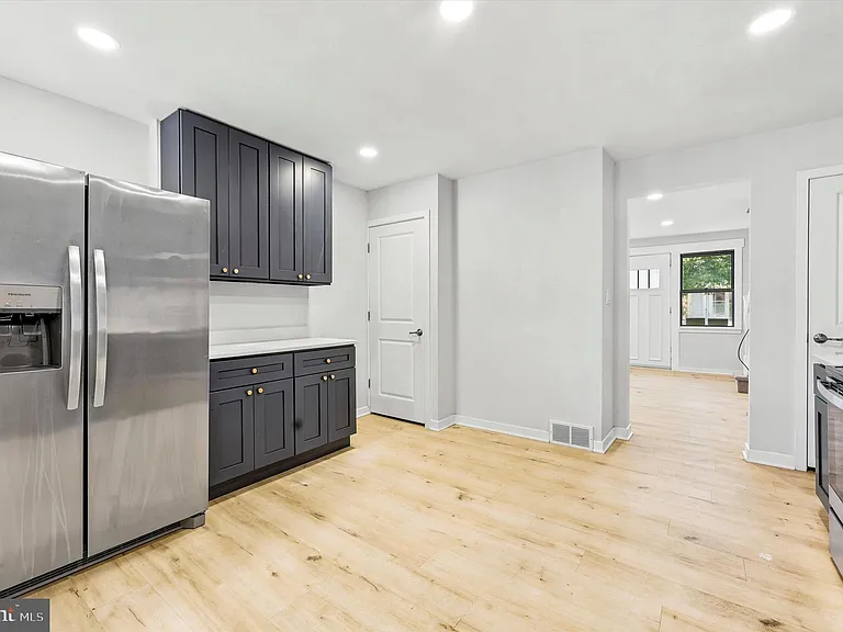 269 Monroe St — Photo 13