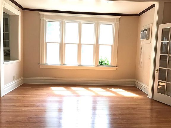 5th image of 431 E Greene St