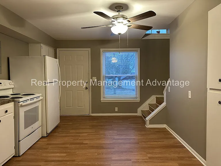 23511 Wellington Ave — Photo 9