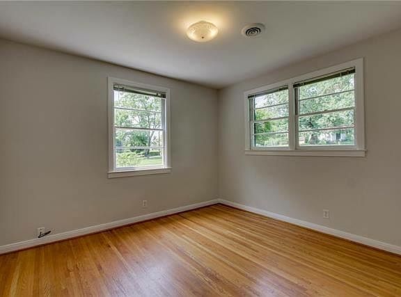 5th image of 859 Summerly Dr