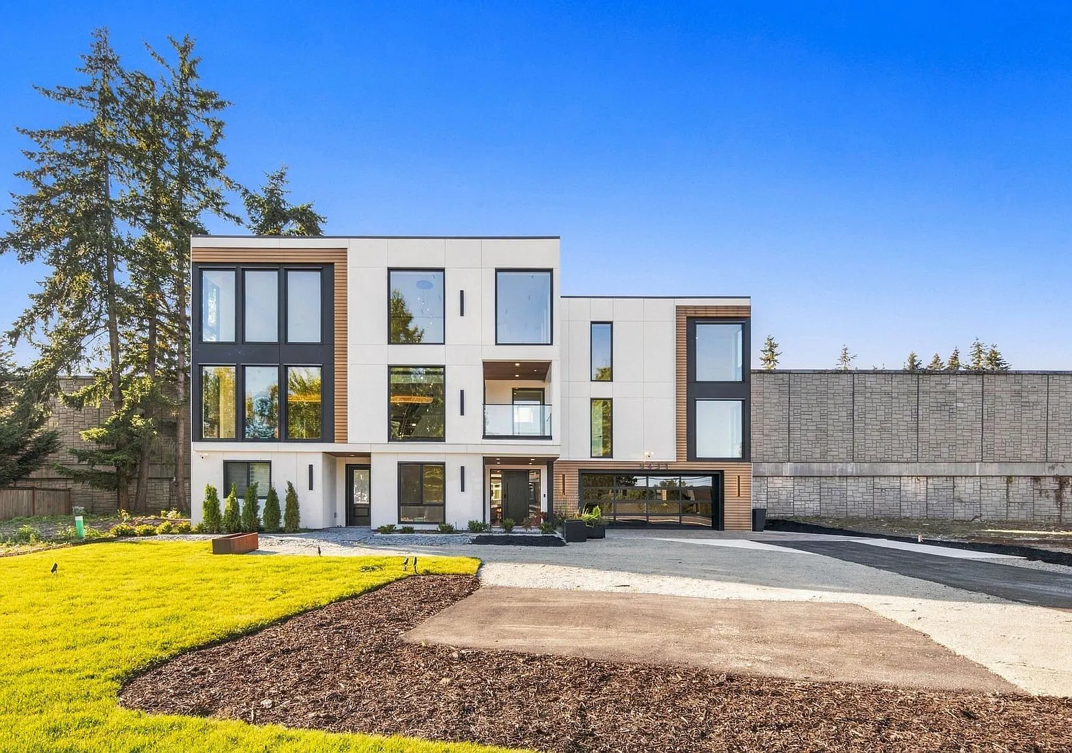 Move-In Ready Brand-New Kirkland Luxury | 5 Bedrooms & 6.5 Baths — Photo 1