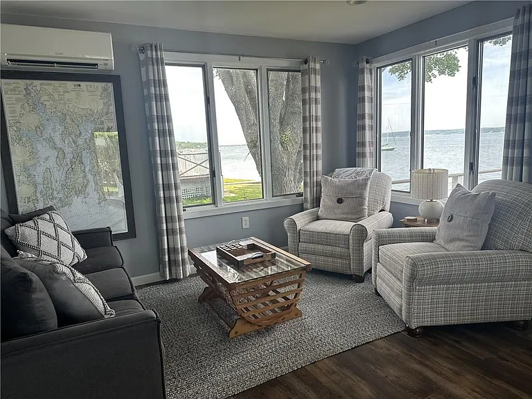 25 Bayside Ave — Photo 6