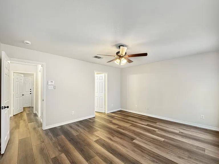 6910 Hallie Spirit — Photo 16