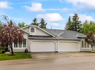 33 Douglasview Park SE, Calgary, AB T2Z2R9