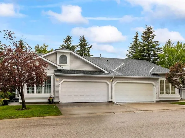33 Douglasview Park SE, Calgary, AB T2Z 2R9
