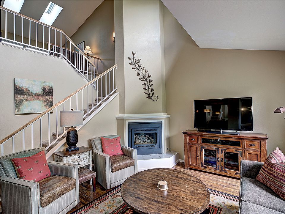1st image of 695 Saint Andrews Dr