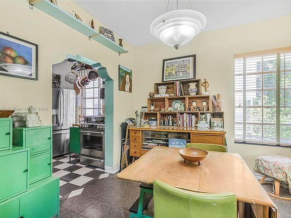 5th image of 830 Euclid Ave APT 1