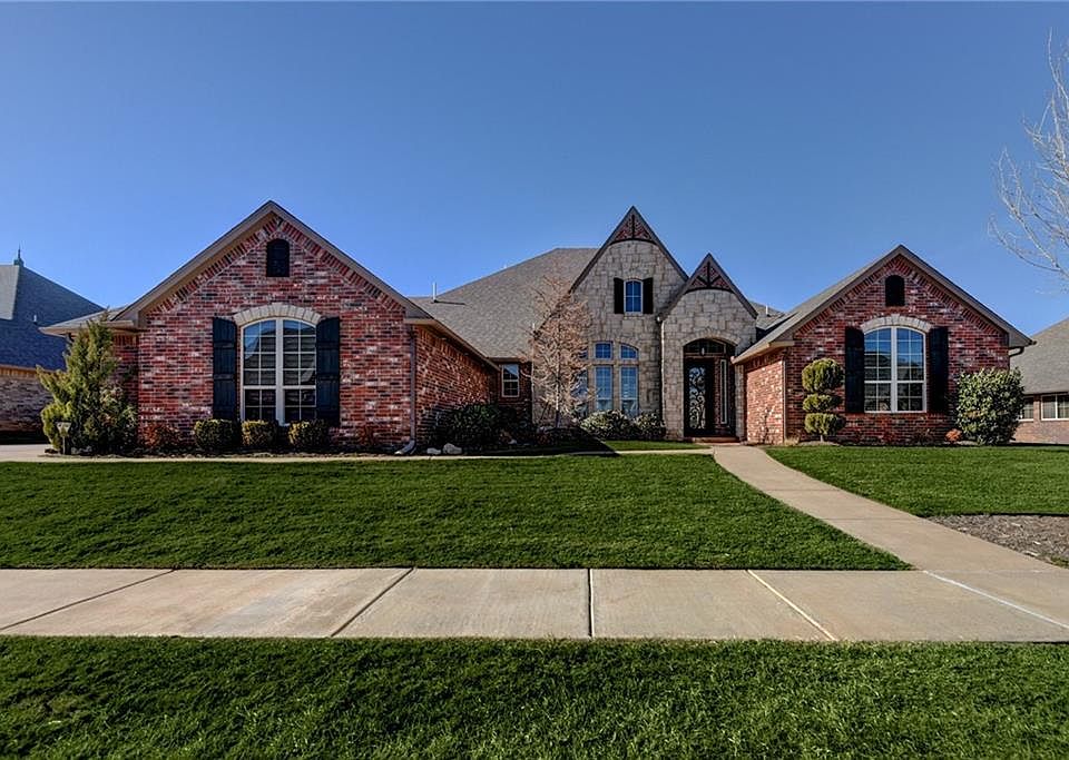 1st image of 18705 Chestnut Oak Dr