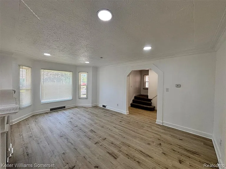 14800 Woodmont Ave — Photo 6