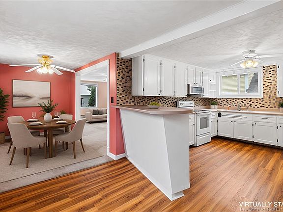2nd image of 153 Gill St