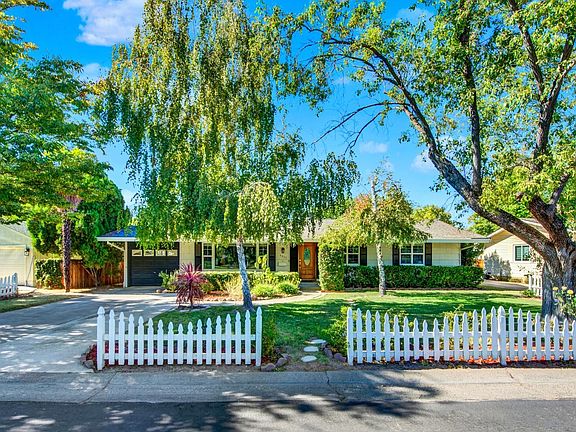 3rd image of 4037 Esperanza Drive