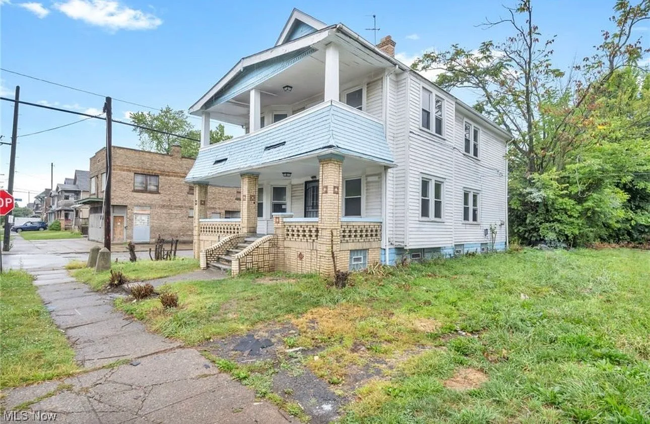 12301 Forest Ave — Photo 1