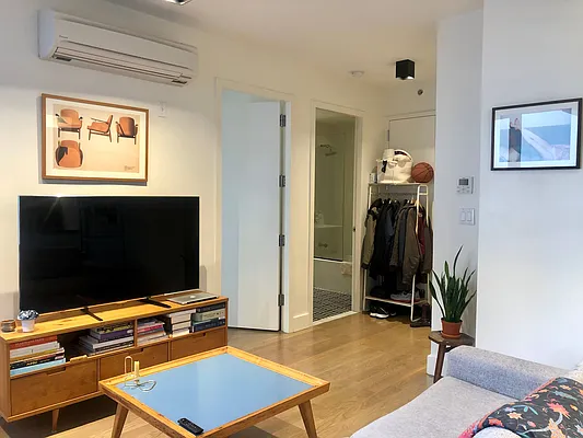 Rented by Nooklyn NYC LLC | media 36