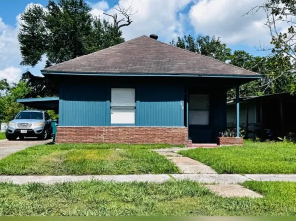 1010 13th St, Orange, TX 77630