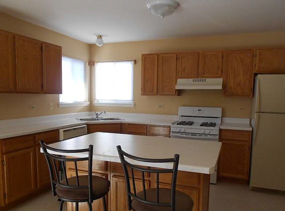 2nd image of 374 Windridge Dr