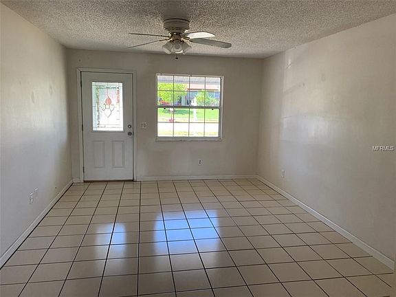 3rd image of 1109 Idlebriar Way