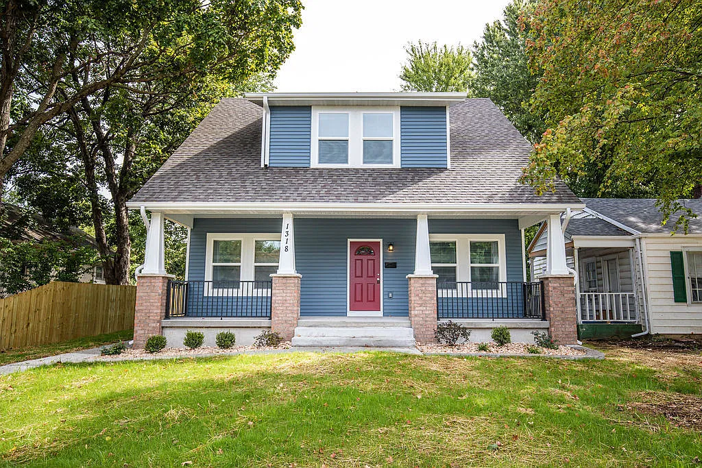 Gorgeous 4 Bed / 2 Bath Home Walk To Msu | Phelps Grove Neighborhood — Photo 1