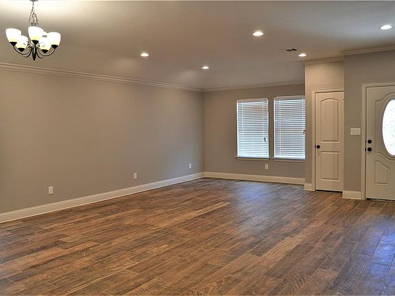 3rd image of 719 Ezekial Ave