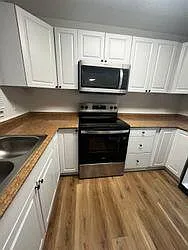3 bed, 1.0 bath, 1040 sqft, $1,275 — Photo 3