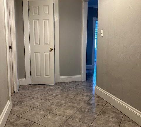 Foyer/entry way