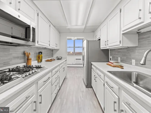 1301 N Harrison St APT 1007, Wilmington, DE 19806