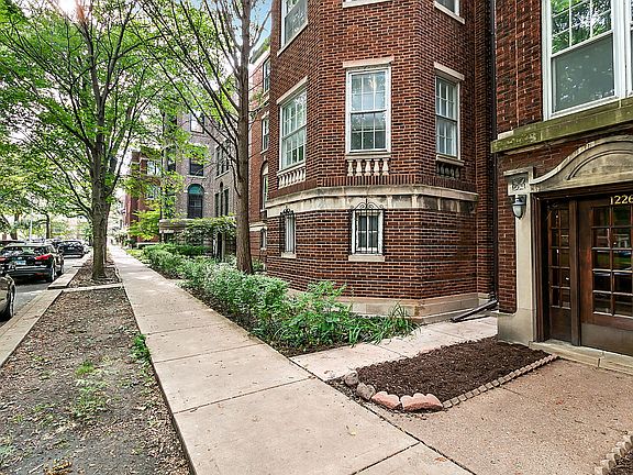 2nd image of 1226 E Madison Park #C