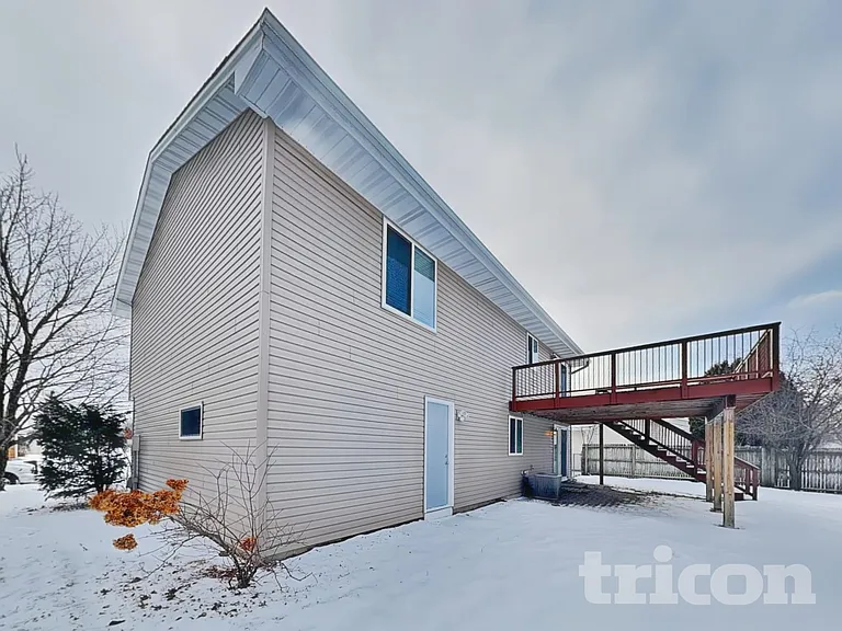 8301 Thomas Ave N — Photo 15