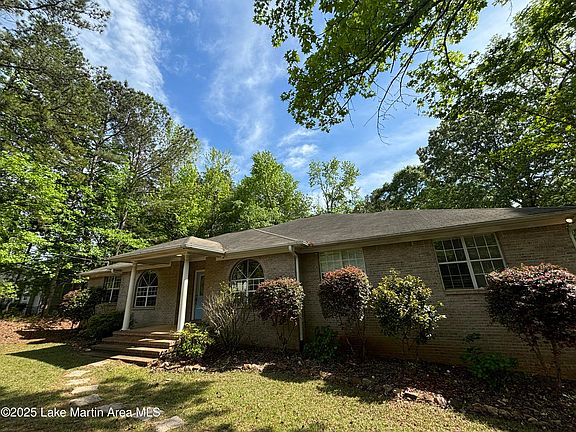 3rd image of 720 Vista Wood Dr