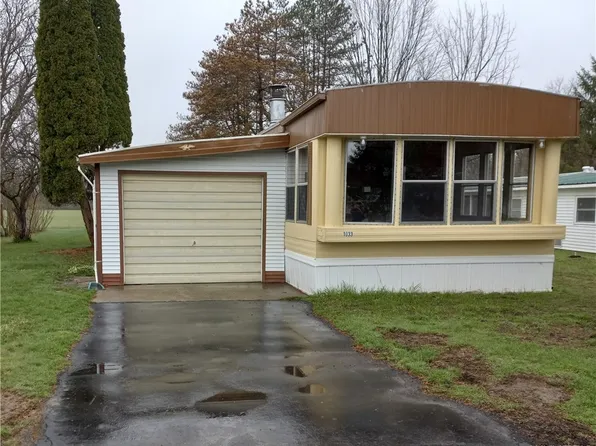 1033 Wish Cir, East Aurora, NY 14052