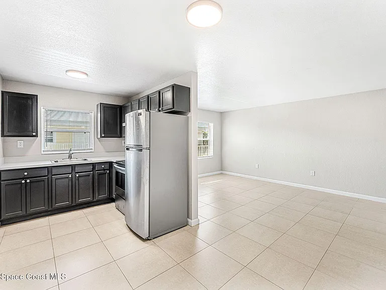 130 Roosevelt Ave #204 — Photo 3