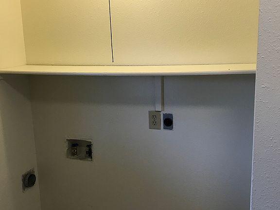 3rd image of 1025 Sutton Dr APT 701