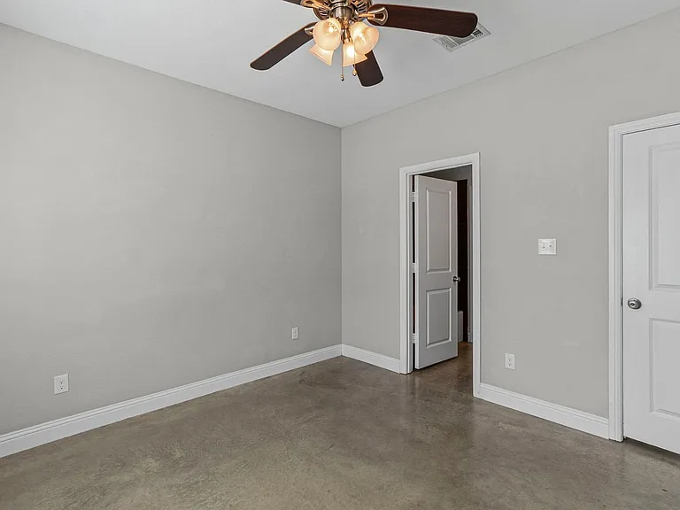 2800 Gordon Ave — Photo 25