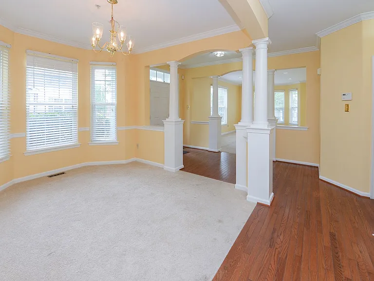 200 Rolling Hill Dr — Photo 9