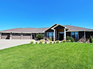 3313 33rd Ct SE, Minot, ND 58701