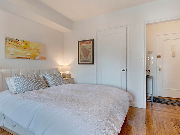 2nd image of 161 W 16th St APT 15I