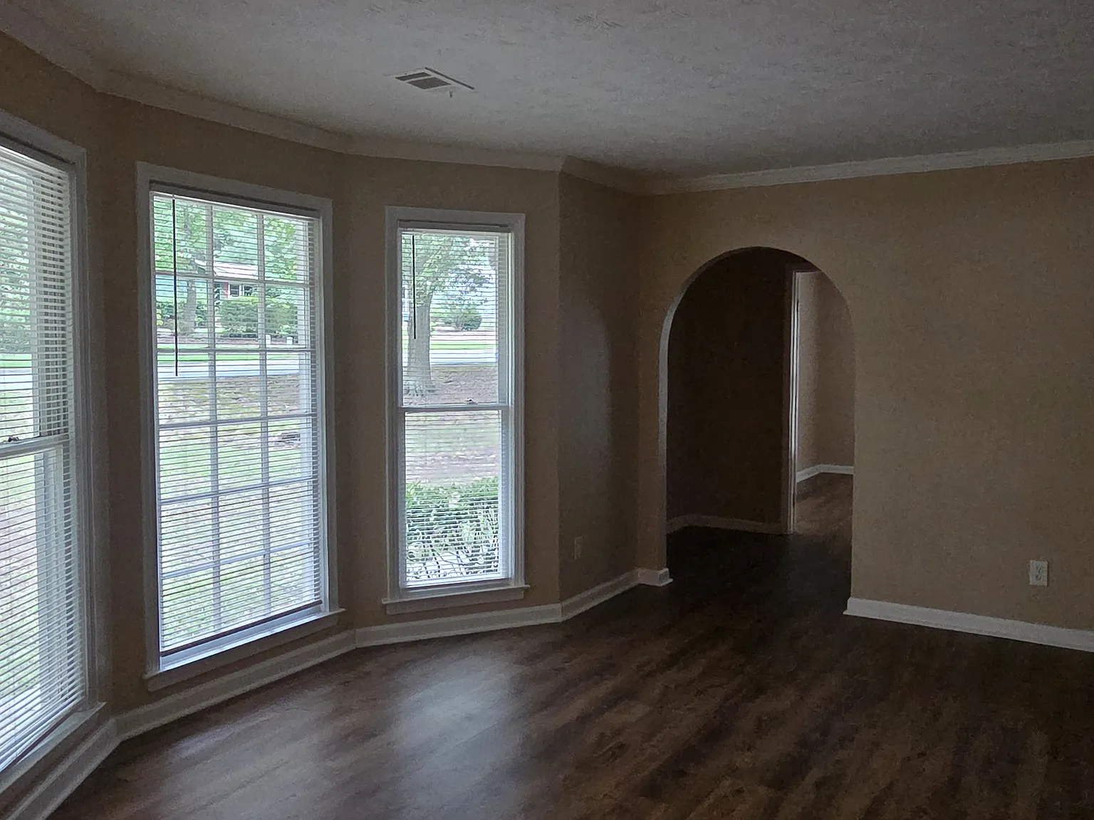 4 bed, 2970 sqft, $2,495 — Photo 4