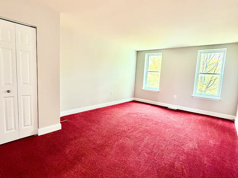 32 N Potomac St — Photo 15