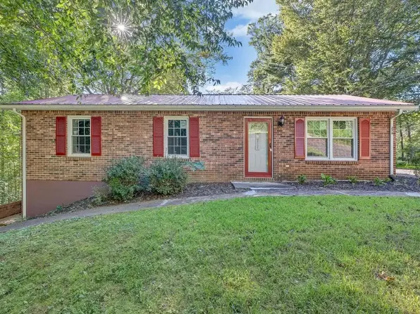 276 Huntington Hills Dr, Bassett, VA 24055