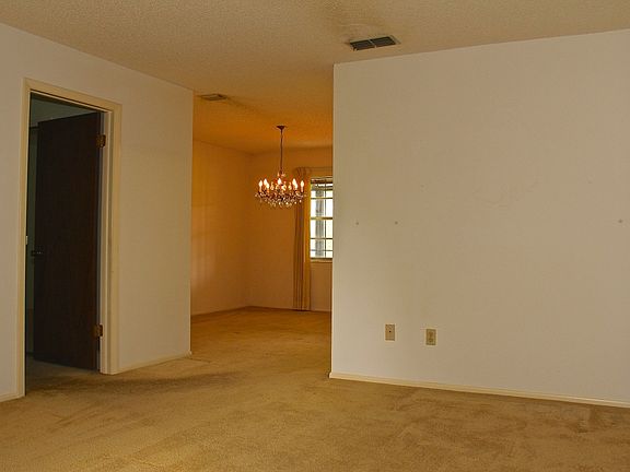 3rd image of 7028 Betty St