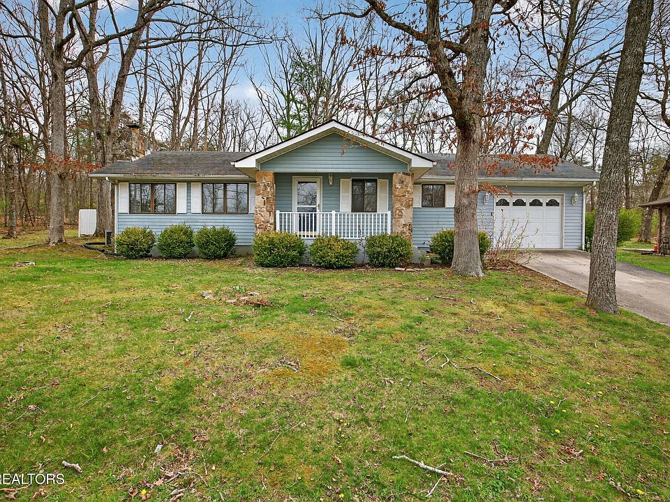 1st image of 140 Lakeshire Dr