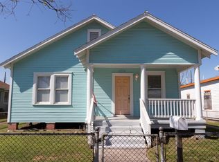 4924 Avenue Q, Galveston, TX 77551