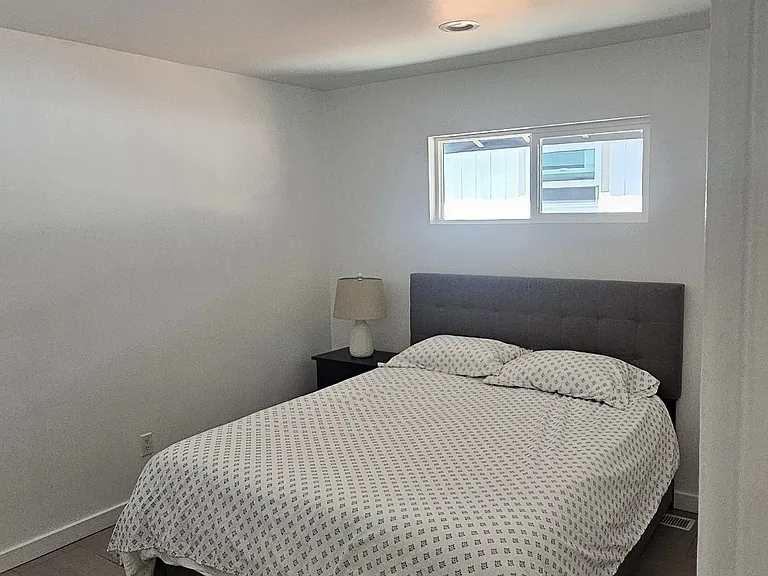 2233 Washington Ave #A — Photo 7