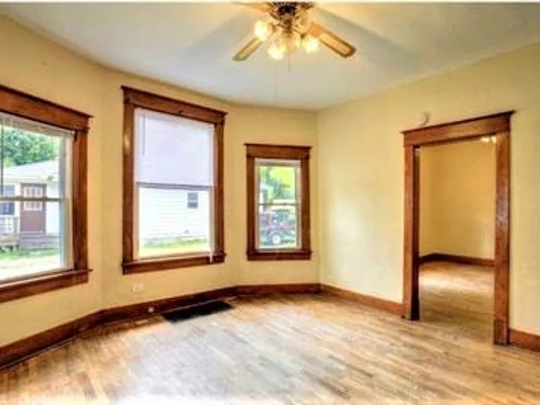 1011 W Tremont St — Photo 12