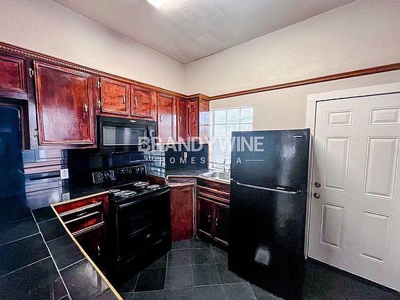 4th image of 1011 1/2 E 15th Ave